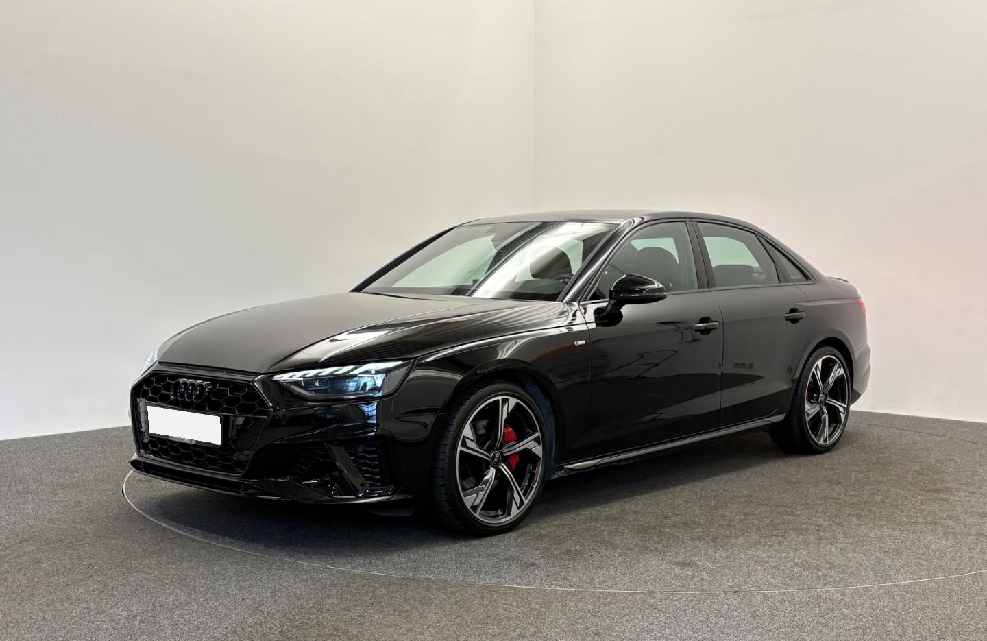 Audi A4 Limuzína 40 TFSI S tronic S line