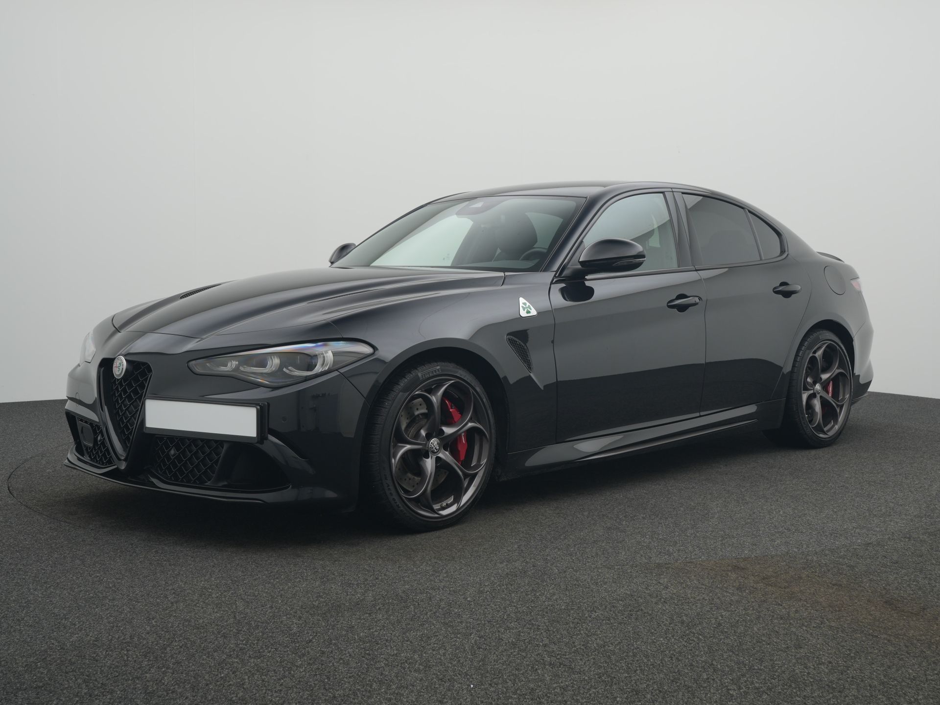Alfa Romeo Giulia Quadrifoglio Akrapovic Carbon